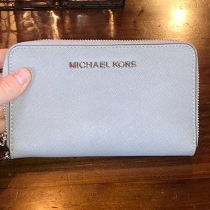 ⭐️ PERFECT CONDITION Grey Gray Michael Kors Wallet